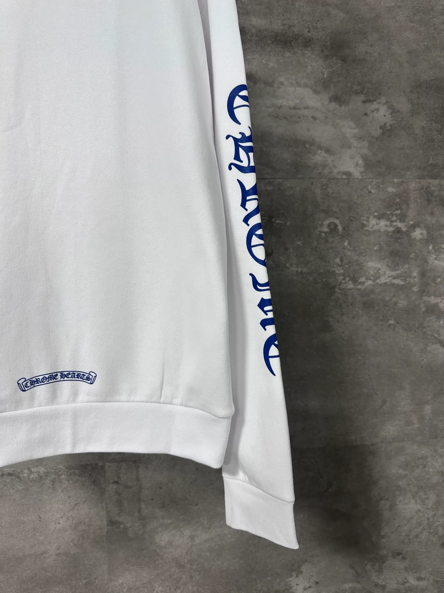 P350 💰 Chrome Hearte/Chrome Heart's new Ch blue Sanskrit printed zipper hooded sweatshirt is made of high-quality cotton fabrics and has a loose shoulder cut that is not flattering on the figure. It can provide the wearer with a comfortable and comfortable wearing experience while creating a casual and lazy fashion atmosphere. Size: S/M/L